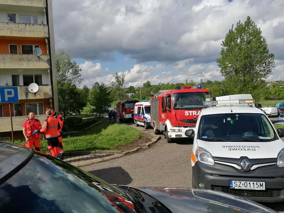 Pożar bloku przy ul. Curie-Skłodowskiej w Piekarach Śląskich