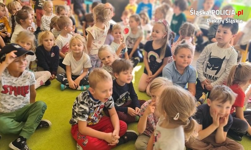 Policjanci edukują najmłodszych mieszkańców