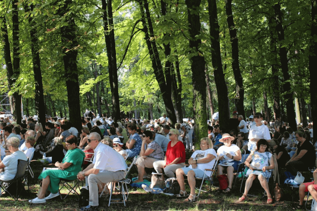 Pielgrzymka Stanowa Kobiet i Dziewcząt do Piekar Śląskich