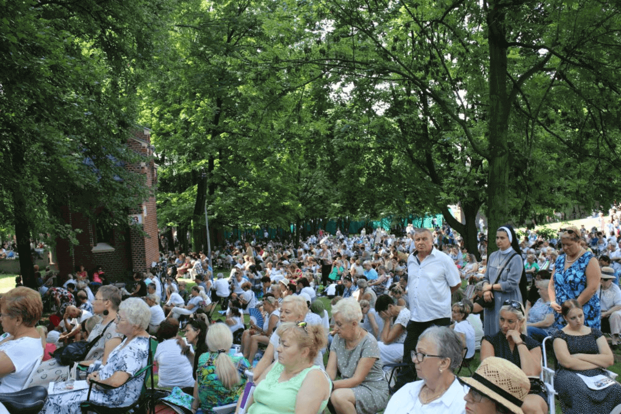 Pielgrzymka Stanowa Kobiet i Dziewcząt do Piekar Śląskich