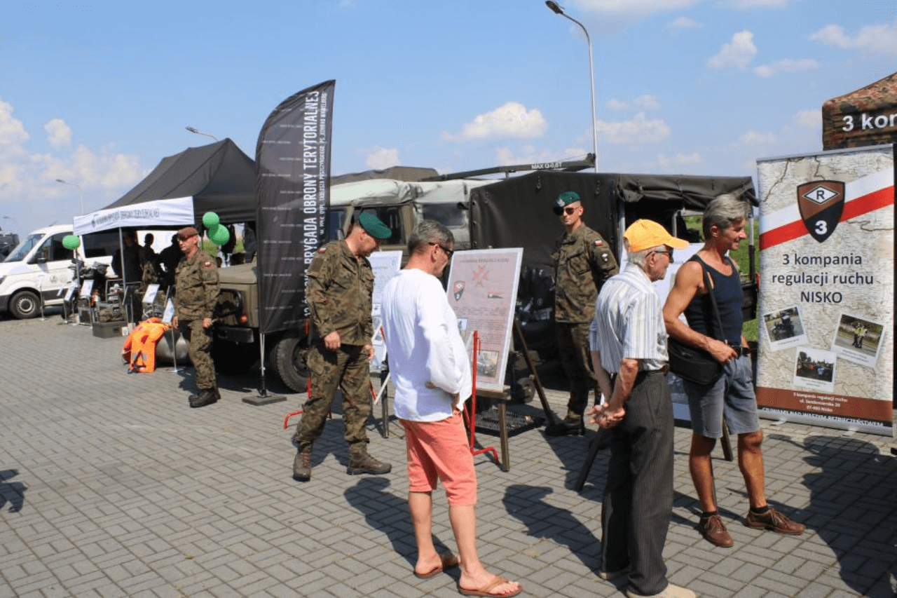 Piknik militarny w Piekarach Śląskich