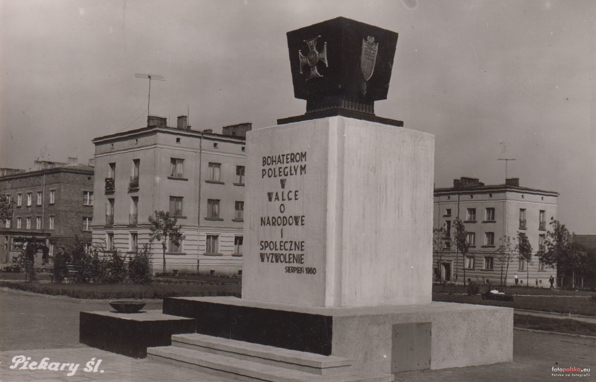 Pomnik Bohaterom Poleglym w Walce o Narodowe i Spoleczne Wyzwolenie