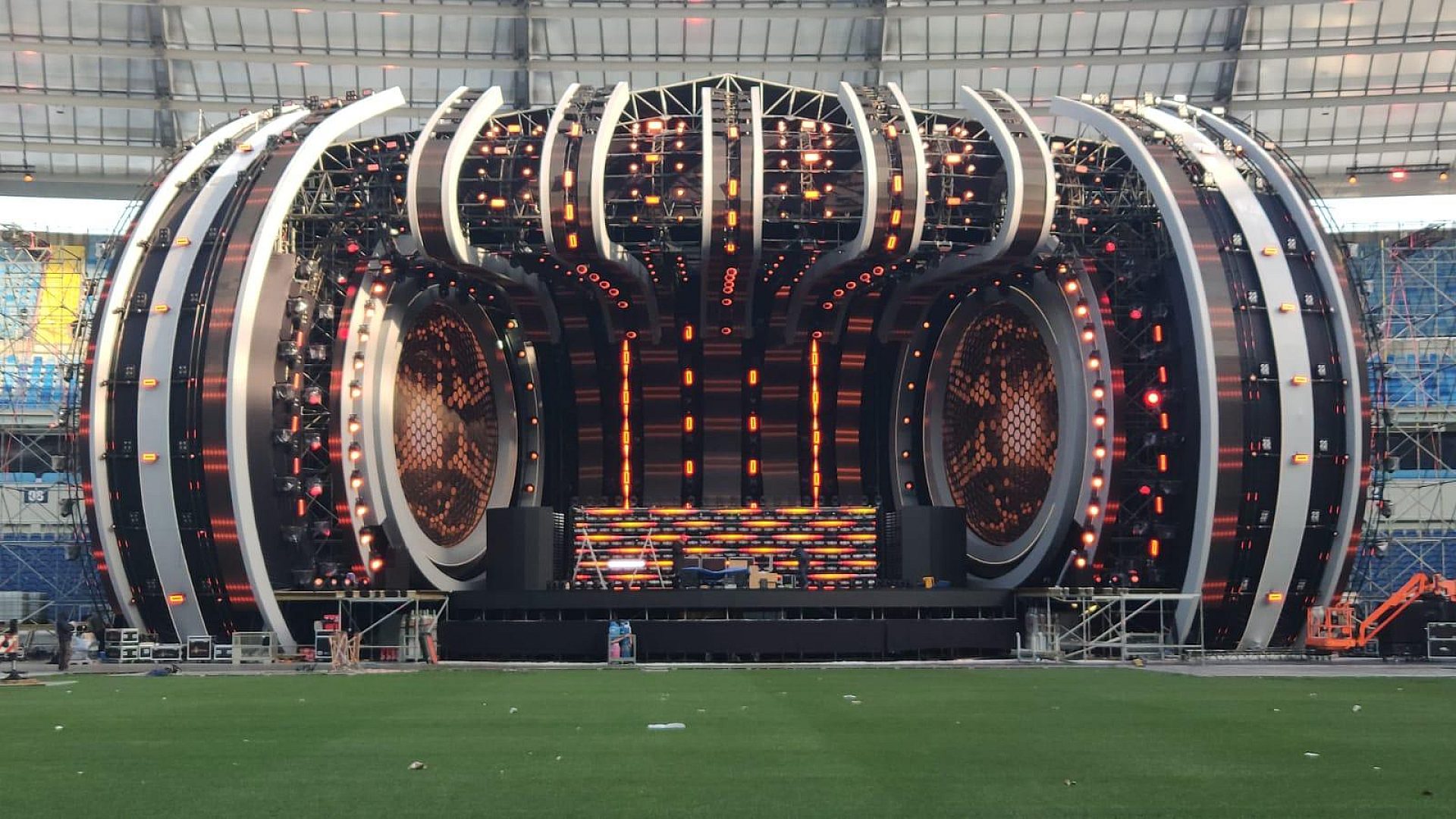 Scena na Stadionie Śląskim Scena na Stadionie Śląskim