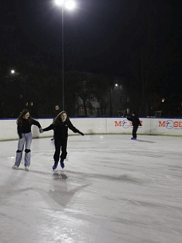 Lodowisko w Piekarach Śląskich Lodowisko w Piekarach Śląskich