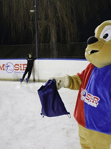 Lodowisko w Piekarach Śląskich Lodowisko w Piekarach Śląskich