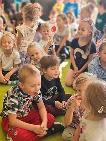 Policjanci edukują najmłodszych mieszkańców Policjanci edukują najmłodszych mieszkańców