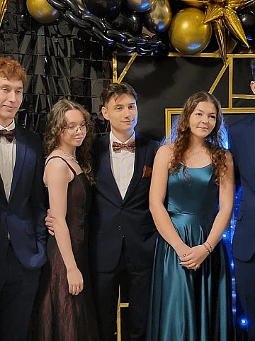Studniówka Zespołu Szkół nr 1 w Piekarach Śląskich 2024 Studniówka Zespołu Szkół nr 1 w Piekarach Śląskich 2024