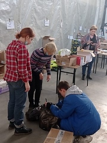 Piekarzanie-zbierają-dary-dla-Ukraińców Piekarzanie-zbierają-dary-dla-Ukraińców