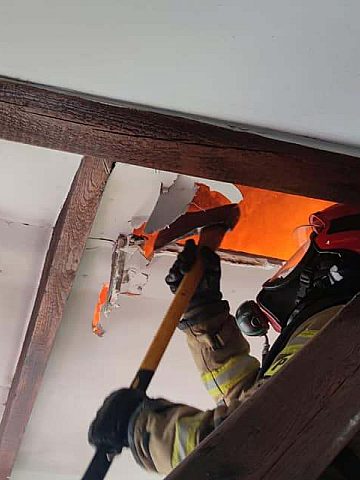 Pożar domu w Piekarach Śląskich 4 Pożar domu w Piekarach Śląskich 4