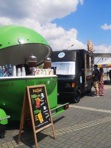 Wozy z jedzeniem przy Kopcu Wozy z jedzeniem przy Kopcu