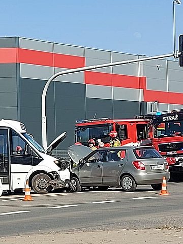 Skrzyżowanie harcerskiej z kotuchy Skrzyżowanie harcerskiej z kotuchy