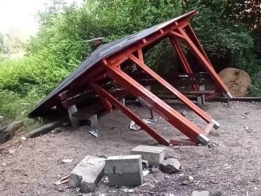 Zniszczona altana Piekary Śląskie jpg Zniszczona altana Piekary Śląskie jpg