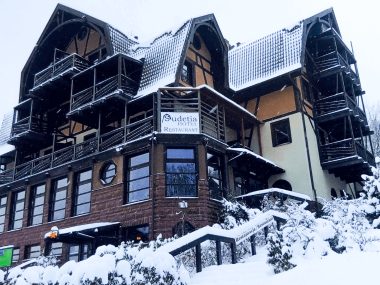 Ferie zimowe w Górach Izerskich? Hotel Sudetia w Świeradowie-Zdroju zaprasza! Ferie zimowe w Górach Izerskich? Hotel Sudetia w Świeradowie-Zdroju zaprasza!