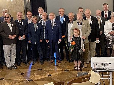 Odznaczeni Krzyżem Wolności i Solidarności Odznaczeni Krzyżem Wolności i Solidarności