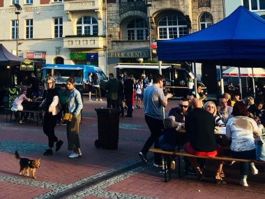Foodtrucki na rynku Foodtrucki na rynku