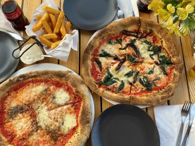Margherita, Spinaci i frytki belgijskie. Margherita, Spinaci i frytki belgijskie.