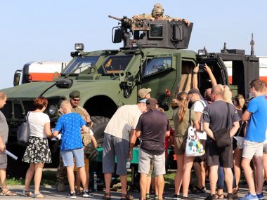 Swieto wojska polskiego w piekarach Swieto wojska polskiego w piekarach