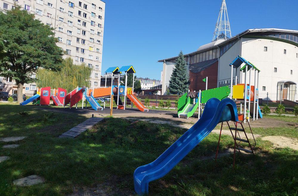 Nowy plac zabaw piekary przedszkole
