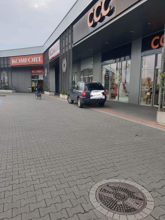 Parking pod samymi drzwiami