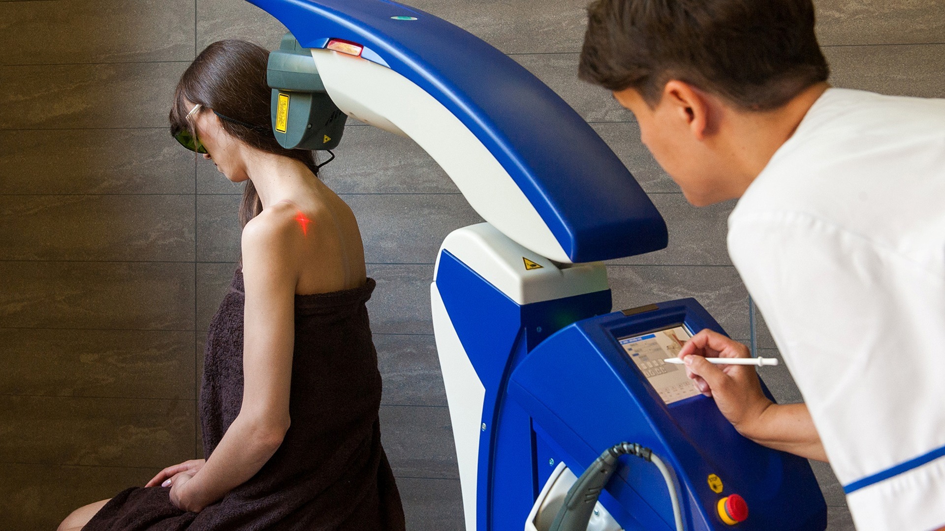 Terapia laserem wysokoenergetycznym MLS M6