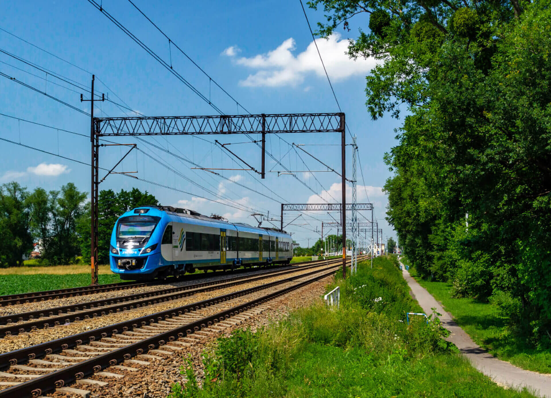 Majowka z kolejami slaskimi na tory wyjechaly dodatkowe pociagi Majowka z kolejami slaskimi na tory wyjechaly dodatkowe pociagi