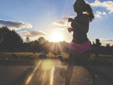 Bieg "Pamiętamy Durś dla Amazonek" nad zalewem Nakło-Chechło Naklo chechlo bieg charytatywny lecymy durs