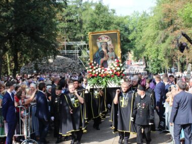 Pielgrzymka Stanowa Kobiet i Dziewcząt do Piekar Śląskich Pielgrzymka Stanowa Kobiet i Dziewcząt do Piekar Śląskich