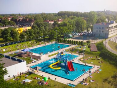 Basen w Piekarach Śląskich Basen w Piekarach Śląskich